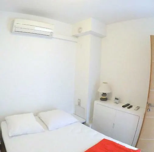 Front De T2 Les Flots Direct *